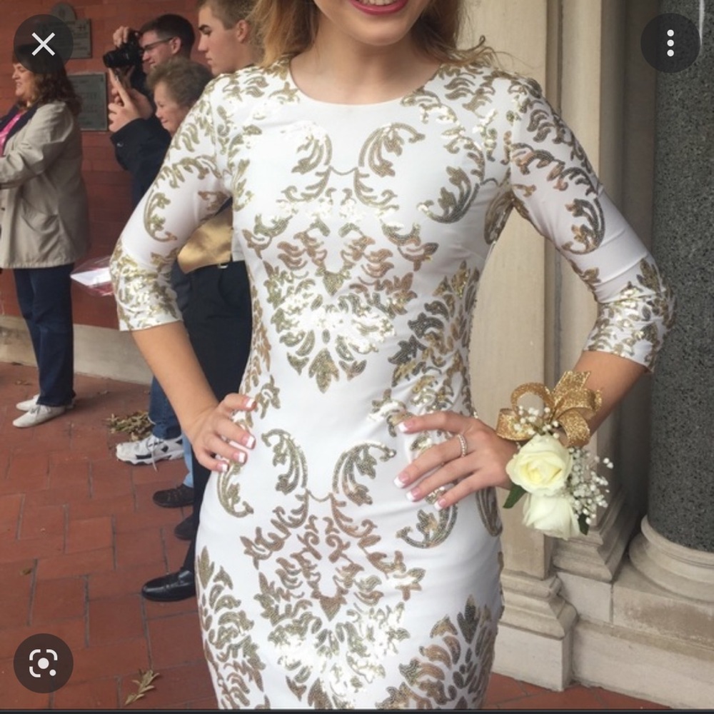 b.darlin form fitting gold sequins dress size 1/2